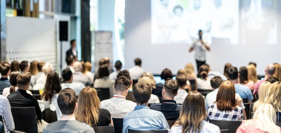 What Are the Benefits of Attending HR Conference