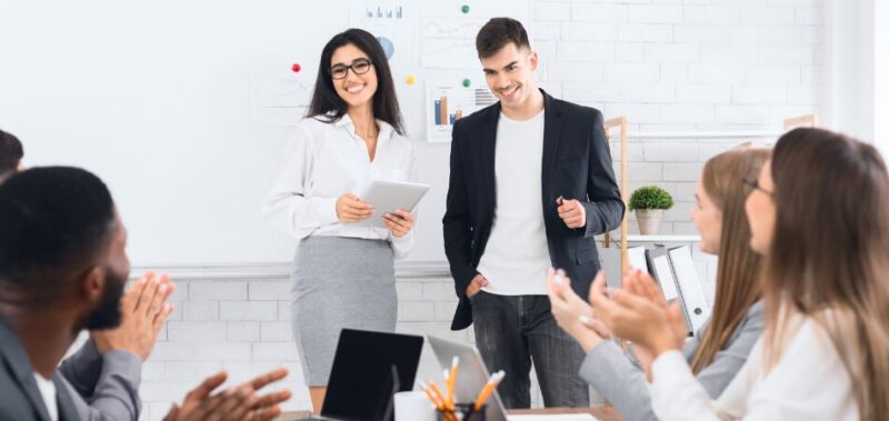 How Do You Introduce Yourself in a Medical Conference?