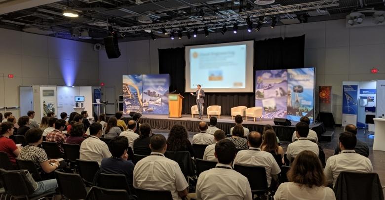 Who Can Get a Discounted Pass for Information Technology Conferences in Toronto